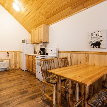 Beargrass Lodging & Rv Resort Hungry Horse 外观 照片